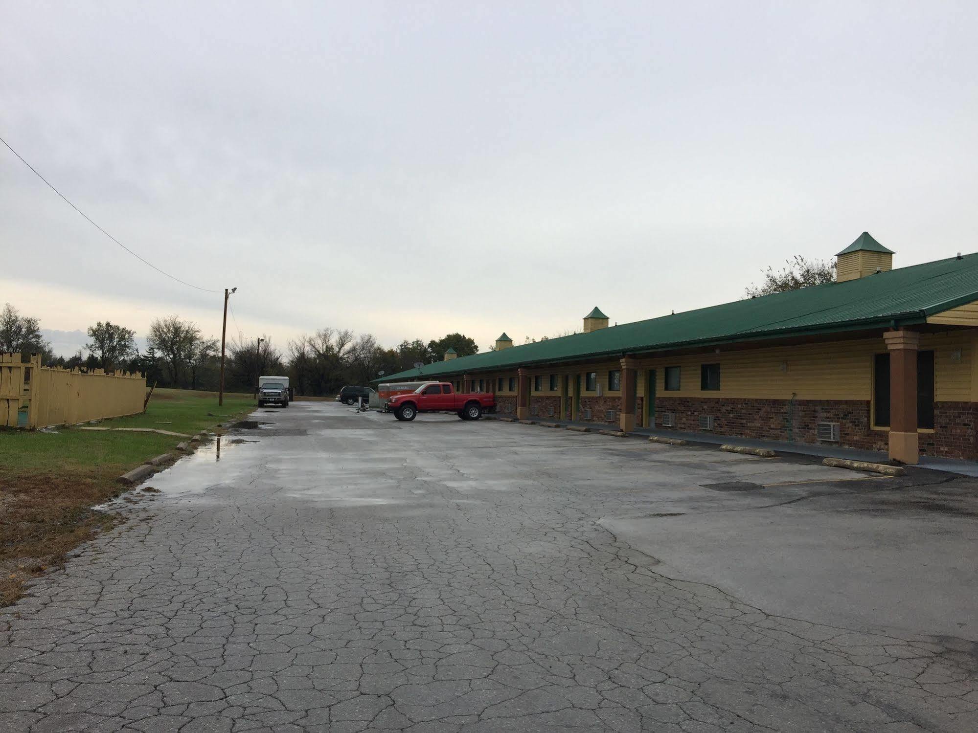 Kansas Inn Independence Экстерьер фото