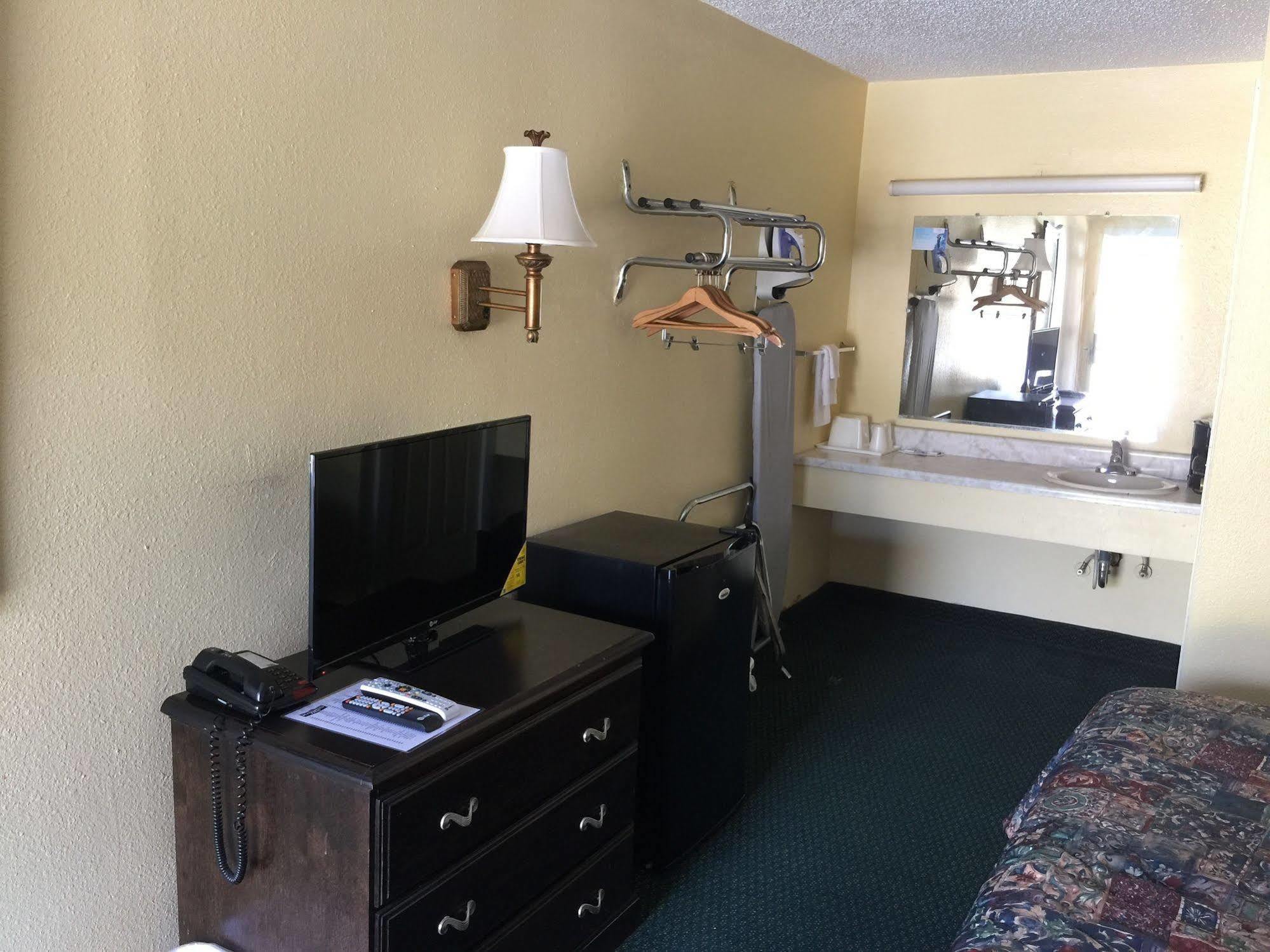 Kansas Inn Independence Экстерьер фото